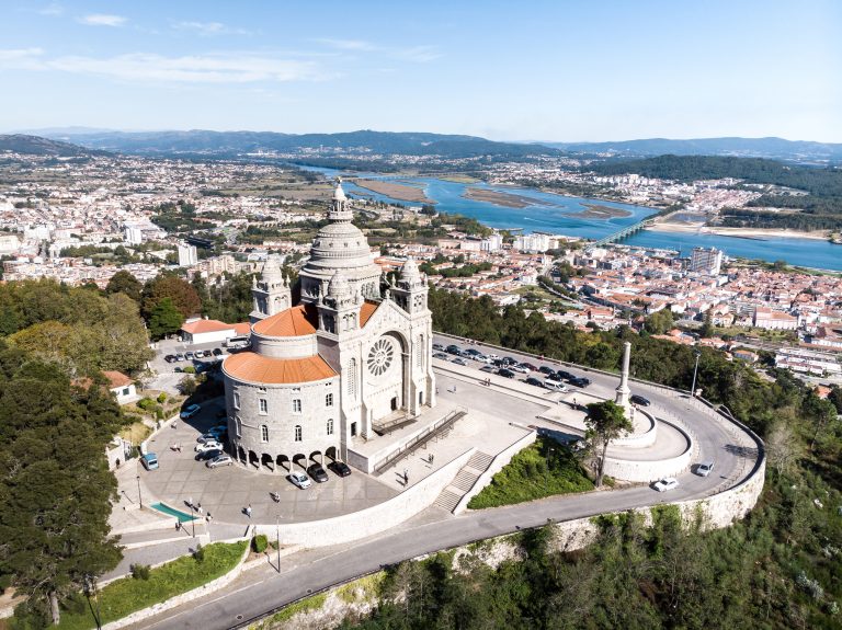 Viver em Portugal - https://elviramachadoteam.com/comprar-casa-em-arcos-de-valdevez/