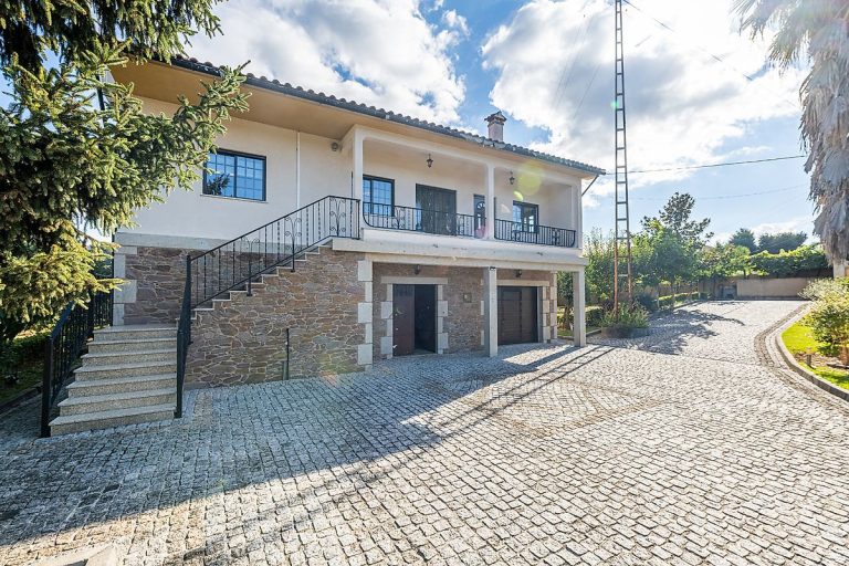 T3 à venda em fornelos