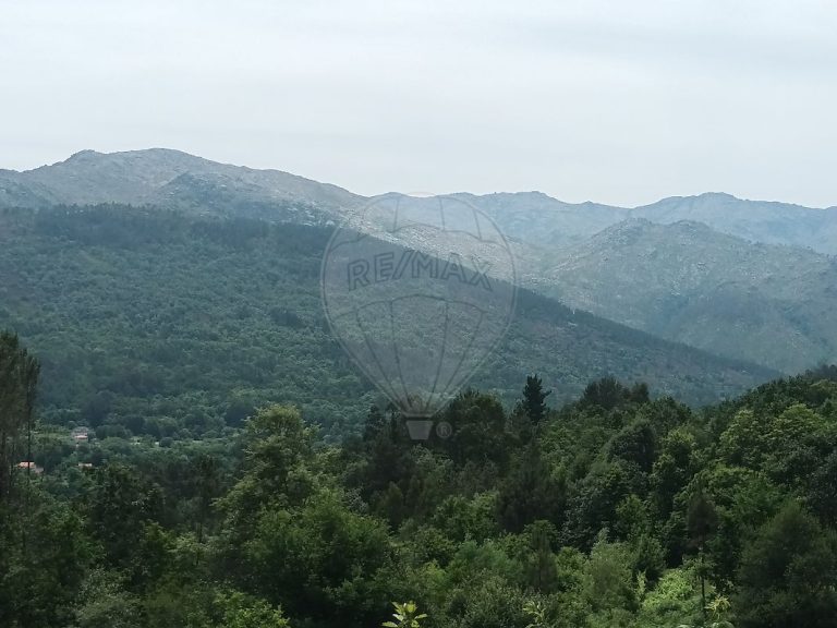 Terreno à Venda em Ourense
